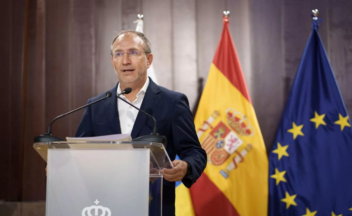 El presidente del Cabildo de La Palma, Sergio Rodríguez, durante la presentación de la candidatura compartida de Tenerife y La Palma para acoger el futuro CNV. /EFE