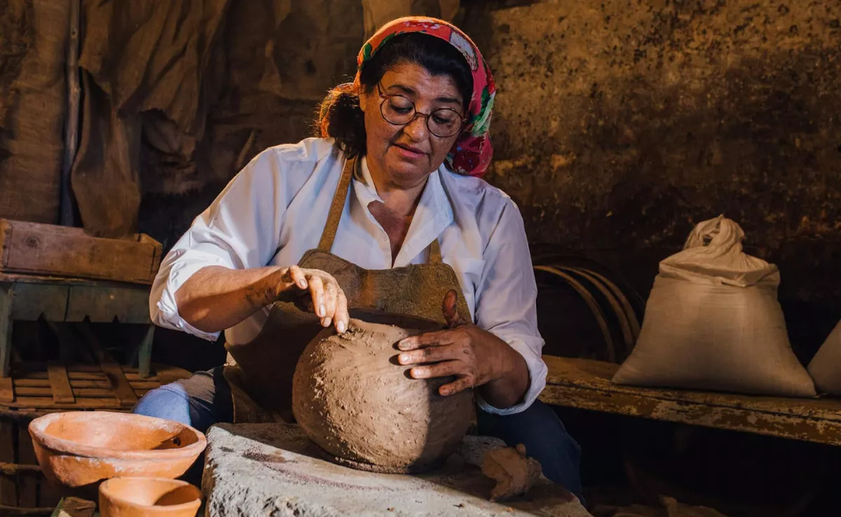 Imagen de una artesana canaria / HOLA ISLAS CANARIAS