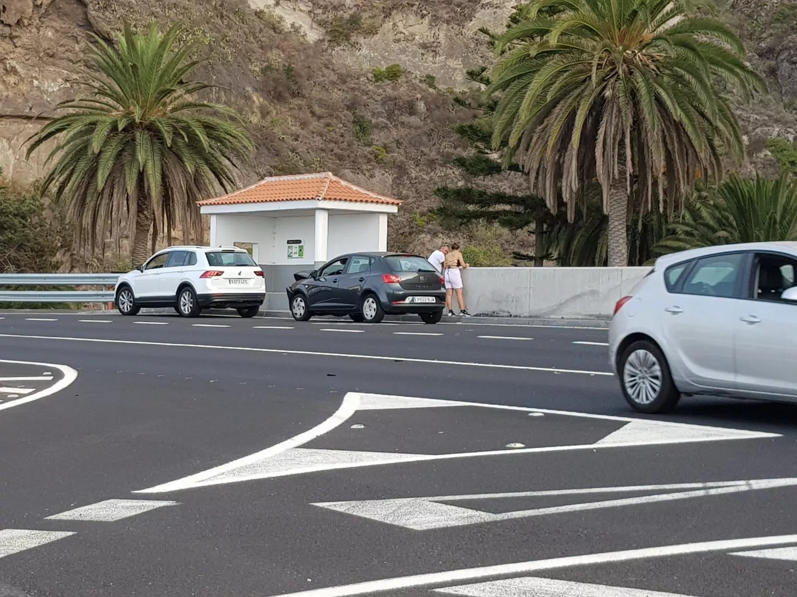 Imagen del cruce de San Juan de la Rambla que denuncian los vecinos por inseguridad. / CEDIDA