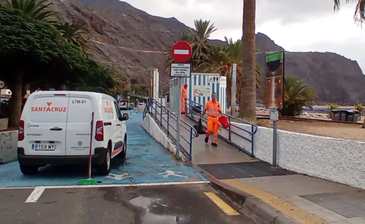 Trabajadores del servicio de limpieza en Santa Cruz|ATLANTICOHOY-TERECOELLO