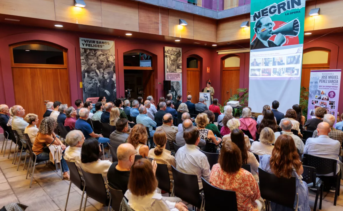 Homenaje al historiador José Miguel Pérez / FUNDACIÓN JUAN NEGRÍN
