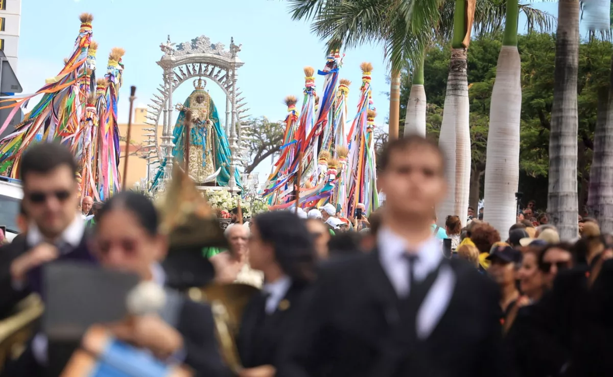 La Virgen de Candelaria volviendo a su Basílica entre música y tradición / AYUNTAMIENTO DE VCANDELARIA