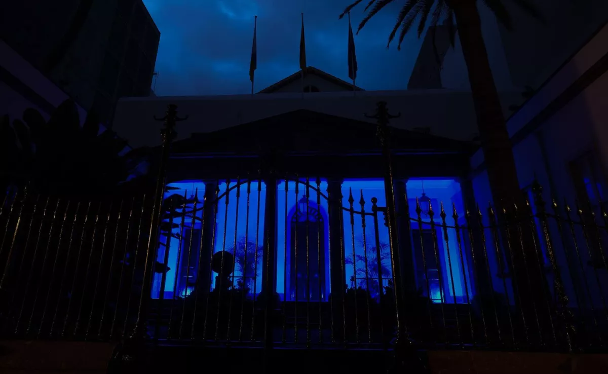 El Parlamento de Canarias, de azul por el Día del Daño Cerebral Adquirido / CEDIDA