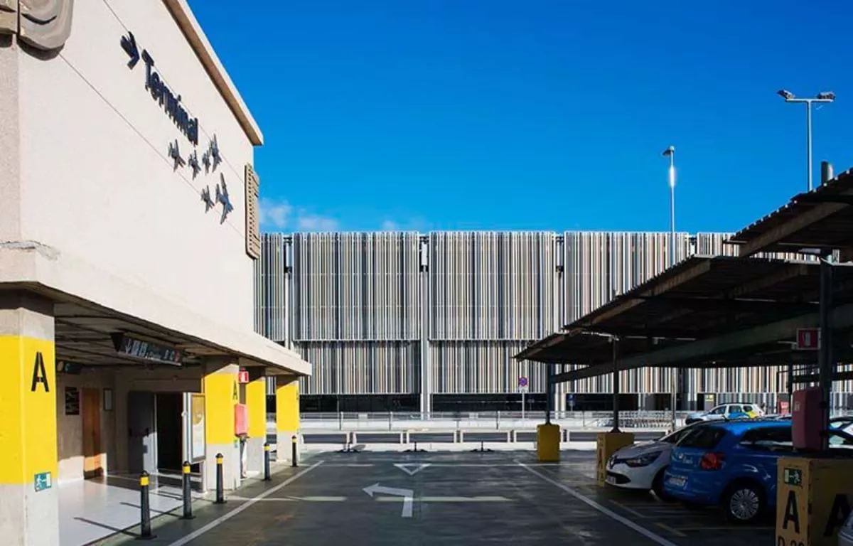 Parking del aeropuerto de Gran Canaria. AH