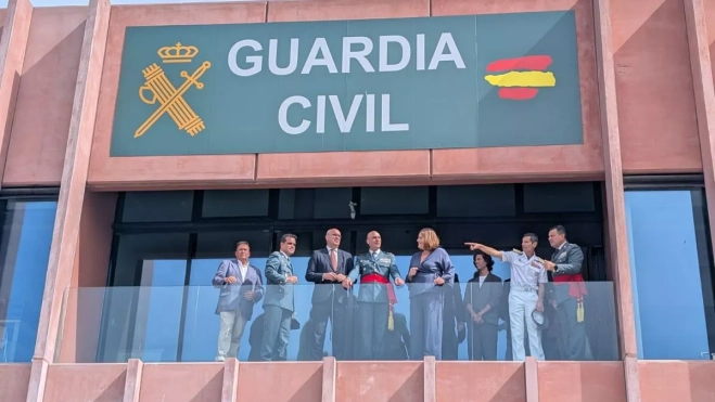 Autoridades civiles y militares inauguran el nuevo acuartelamiento de la Guardia Civil en el Puerto de La Luz Autoridades civiles y militares inauguran el nuevo acuartelamiento de la Guardia Civil en el Puerto de La Luz
