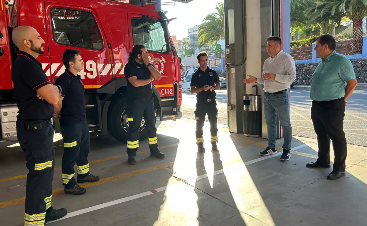 Dirección y personal del parque de bomberos de Icod / BOMBEROS DE TENERIFE