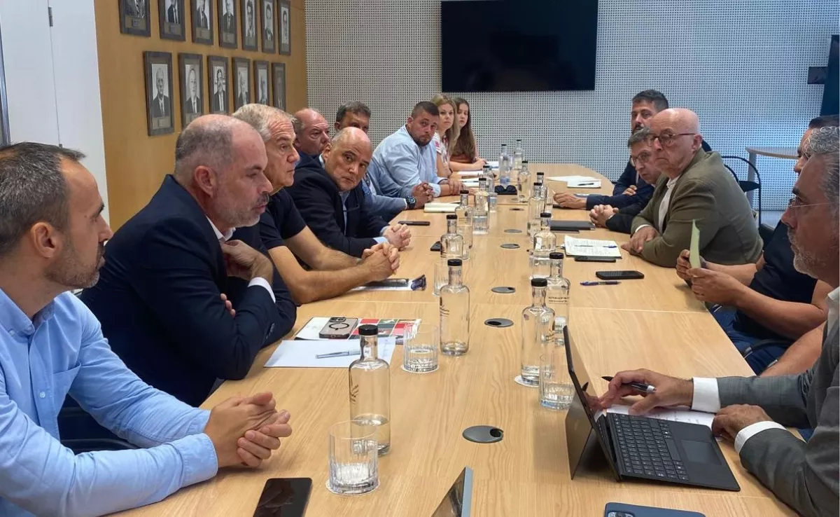 Reunión para tratar el tema del grano / AUTORIDAD PORTUARIA DE TENERIFE