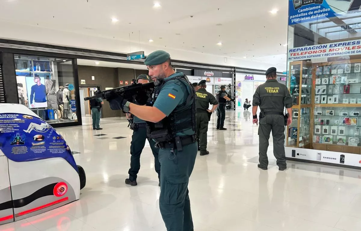 Simulacro en Vecindario: la Guardia Civil prueba la reacción ante un paquete sospechoso