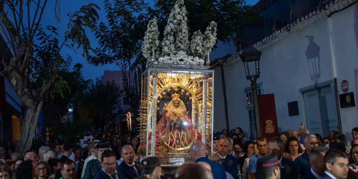 Guaguas gratis para acompañar a la Virgen de las Nieves en La Palma: hora y recorrido