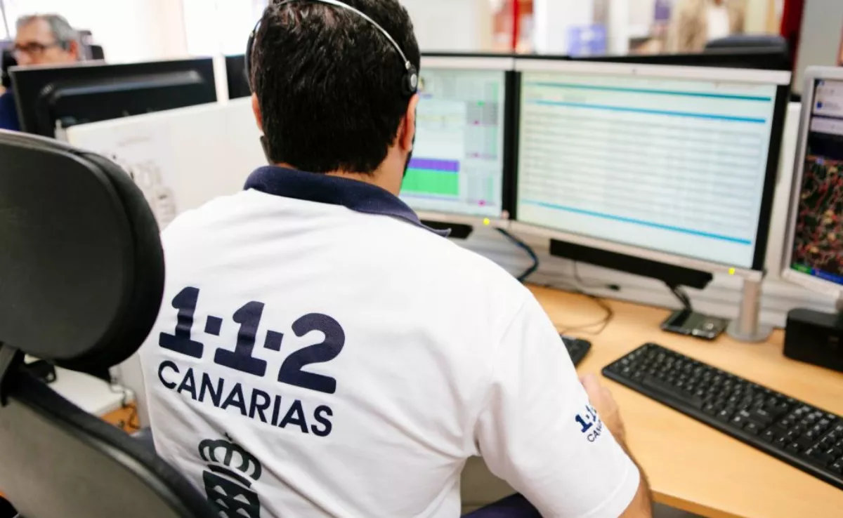 Imagen de un trabajador del 112 Canarias / 112 CANARIAS