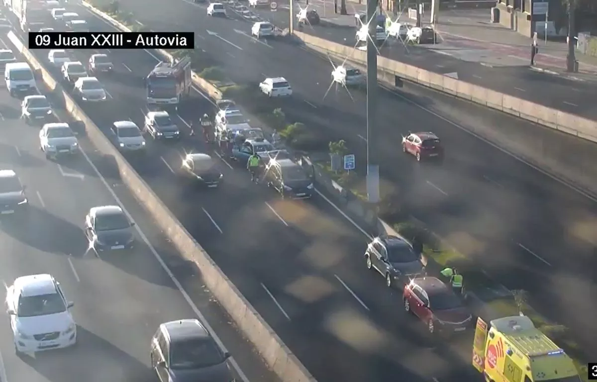 Cuatro vehículos implicados en un accidente en la GC-1 a la altura de Juan XXIII. POLICÍA LPA