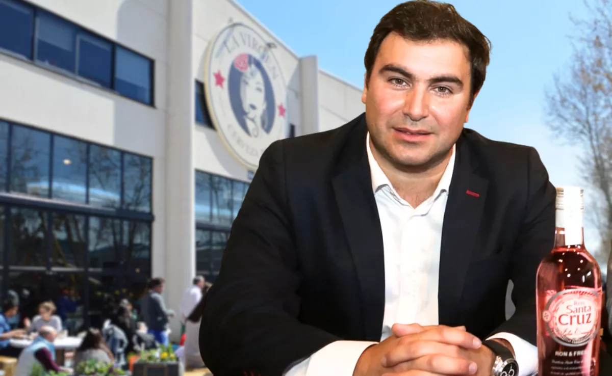 Diego Rombolá, empresario canario dueño de Destilería Santa Cruz que ha reabierto la fábrica de La Virgen en Madrid./ MONTAJE AH