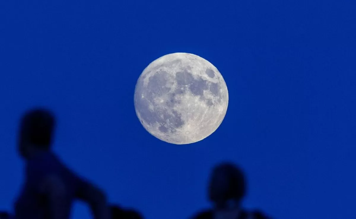 Cuándo y dónde ver la Superluna del Cazador 2025 desde Canarias: guía para no perdértela