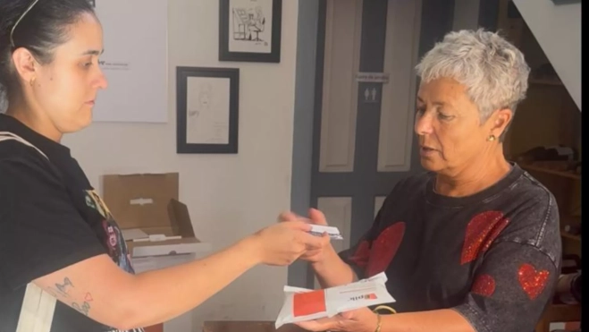 Entrega del tratamiento que busca blindar los viñedos de Tenerife frente a la filoxera. / ATLÁNTICO HOY - ALBA MARICHAL Entrega del tratamiento que busca blindar los viñedos de Tenerife frente a la filoxera. / ATLÁNTICO HOY - ALBA MARICHAL