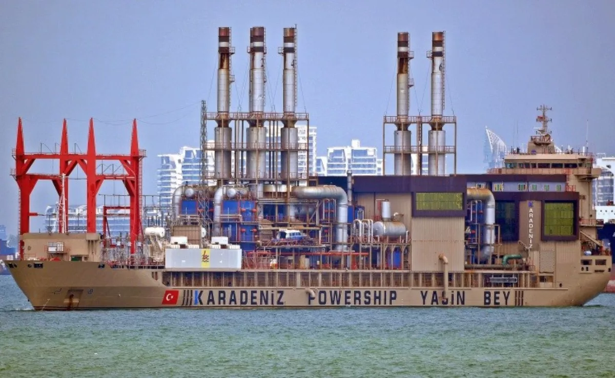 El 'Powership Yasin Bey', del grupo turco Karadeniz, elegido por el Gobierno de Canarias para instalar una planta flotante de generación de electricidad en el Puerto de Las Palmas. / AH