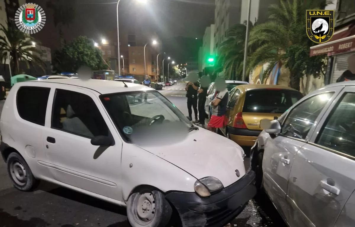 Detenido en Las Palmas por chocar ebrio contra un coche y conducir sin carnet ni seguro. POLICIA LPA