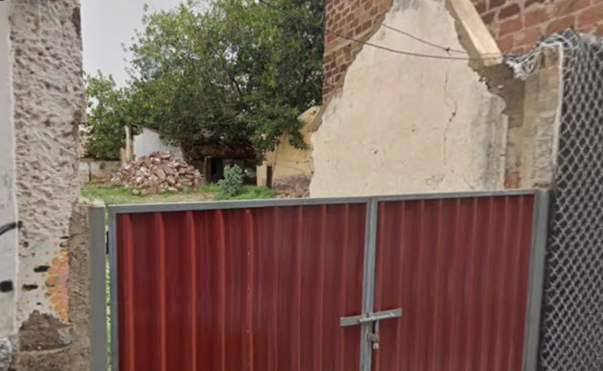 Una de las fincas que Urbanismo va a expropiar en El Toscal./ MAPS