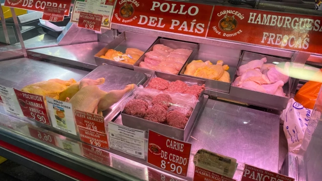 Expositor de la carnicería Hermanos Ramírez, en el Mercado de Vegueta / ATLÁNTICO HOY