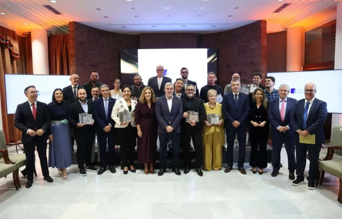 El Parlamento acoge la entrega de los Premios Gastronómicos Mesa Abierta en su VIII edición. AH