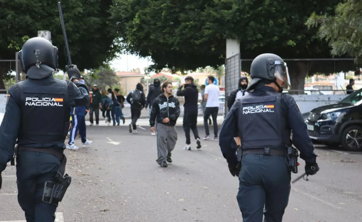 Policía cargando contra los manifestantes. /Ainoha Cruz