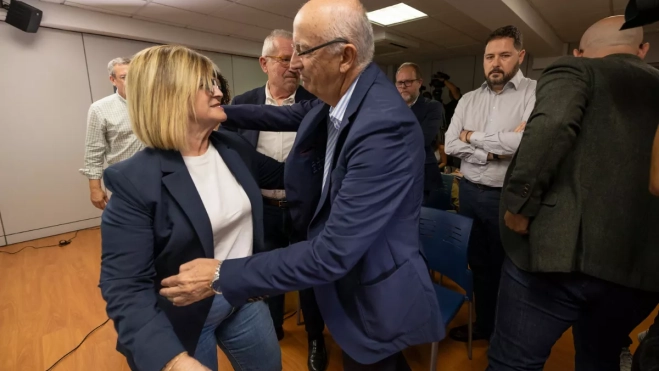 La concejala Inmaculada Medina presenta su dimisión / EFE - QUIQUE CURBELO