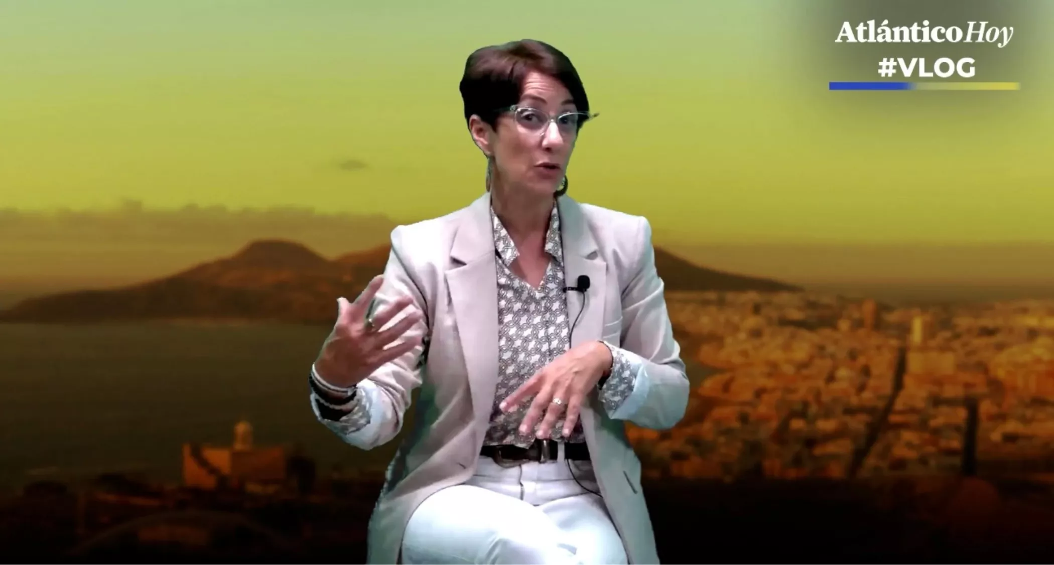 Onalia Bueno, alcaldesa de Mogán, durante la entrevista para Atlántico Hoy. / AH