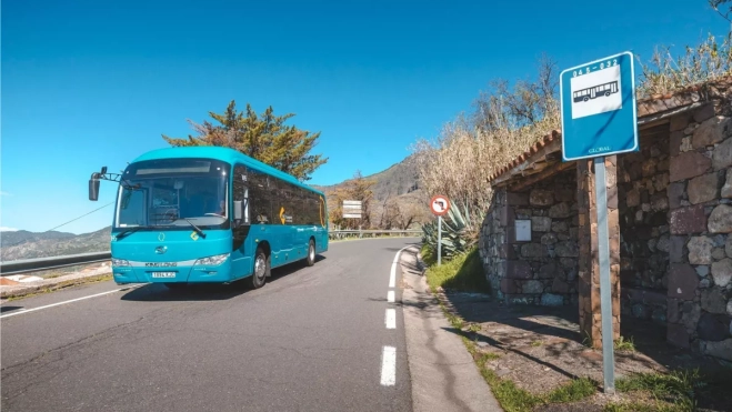 Imagen de una guagua de Global / GLOBAL