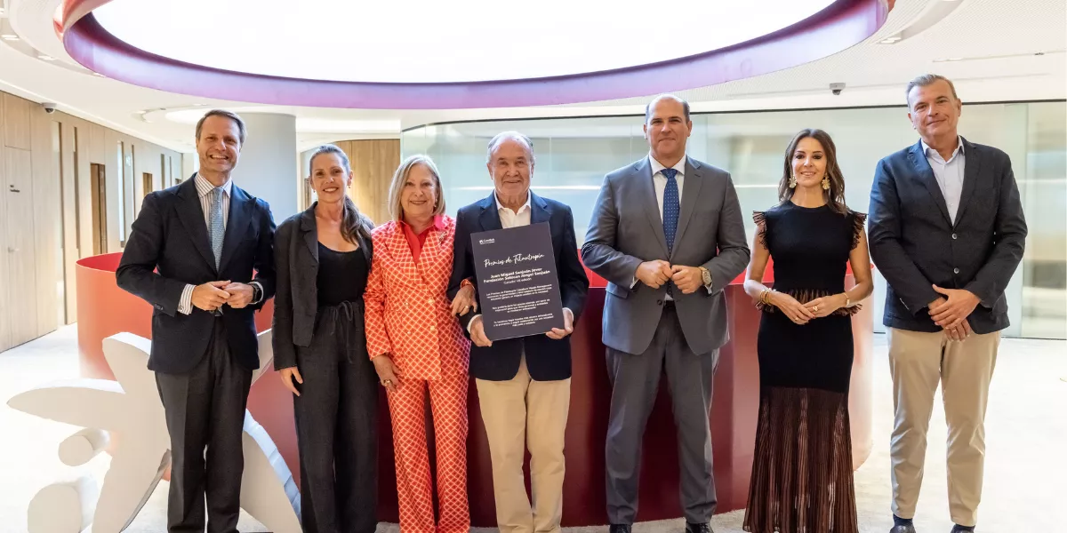 Entrega de premio de Filantropía a Juan Miguel Sanjuán  CAIXABANK