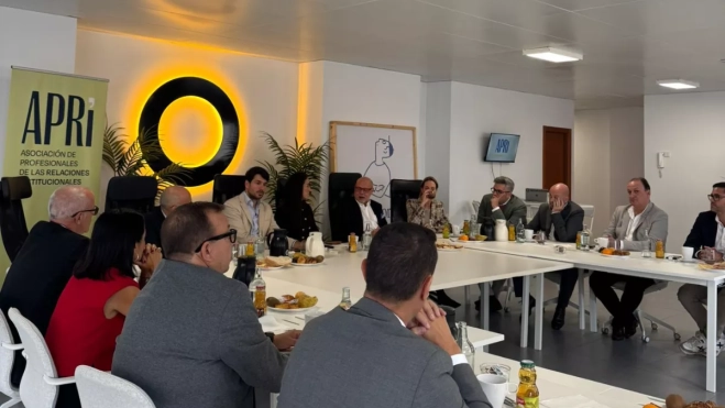 La Asociación de Profesionales de las Relaciones Institucionales (APRI) presenta su nueva delegación territorial en Canarias. / APRI