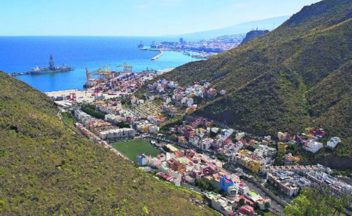 Barrio de María Jiménez visto desde el margen izquierda del Barranco del Bufadero|ANAGARESERVA