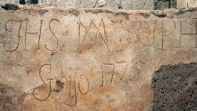 Piedra fundacional de El Grifo Piedra fundacional de El Grifo