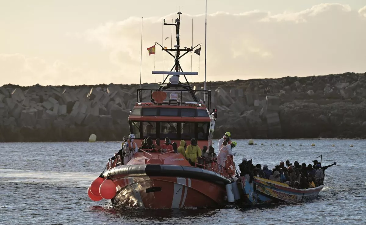 Salvamento Marítimo rescata dos cayucos en El Hierro. /EFE