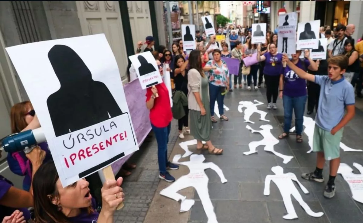 Una de las primeras concentraciones del Foro Contra la Violencia de Género en las calles de Santa Cruz|CEDIDA