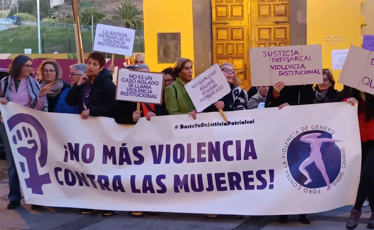Momento de una concentración de organizaciones feministas por el 25N|CEDIDA