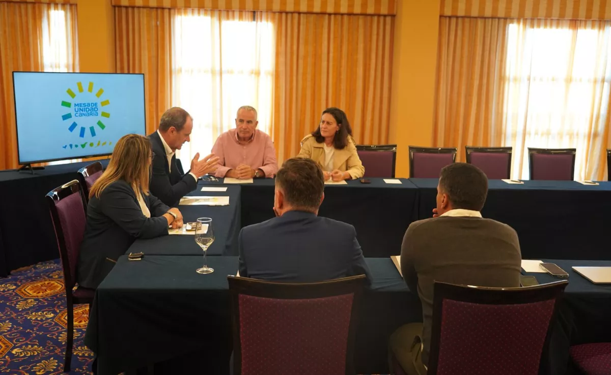 Primero Canarias inicia en Fuerteventura la ronda de contactos para la Mesa de Unidad./ CEDIDA