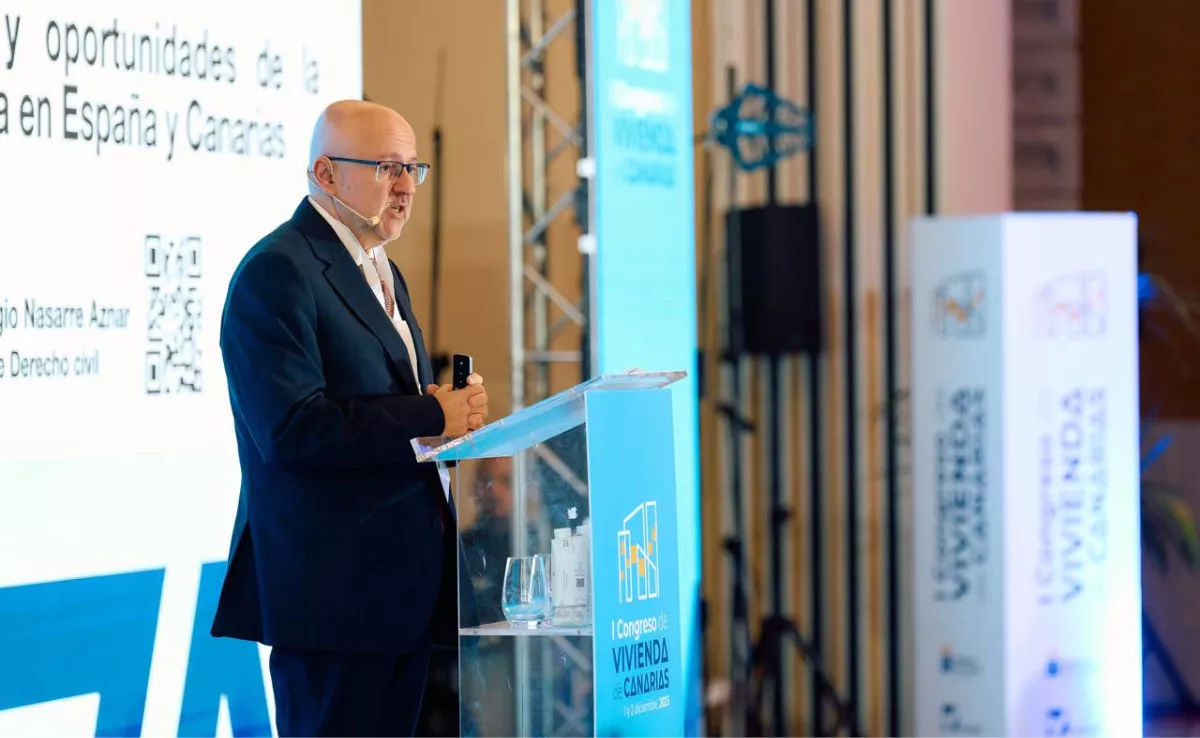 El director de la Cátedra UNESCO de Vivienda y profesor de Derecho Civil en la Universitat Rovira i Virgili, Sergio Nasarre Aznar, durante su ponencia en el I Congreso de Vivienda de Canarias / GOBIERNO DE CANARIAS
