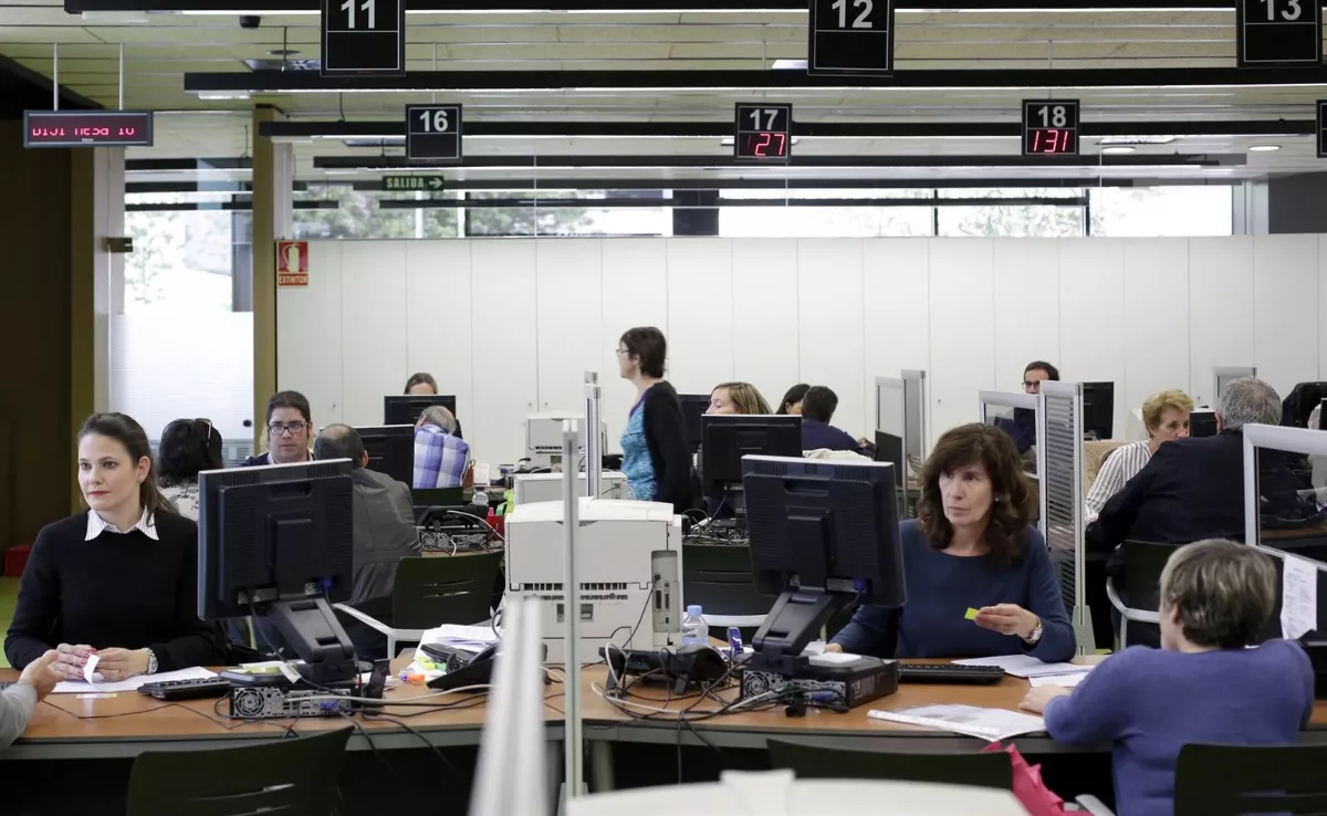Imagen de una oficina de Hacienda / EFE