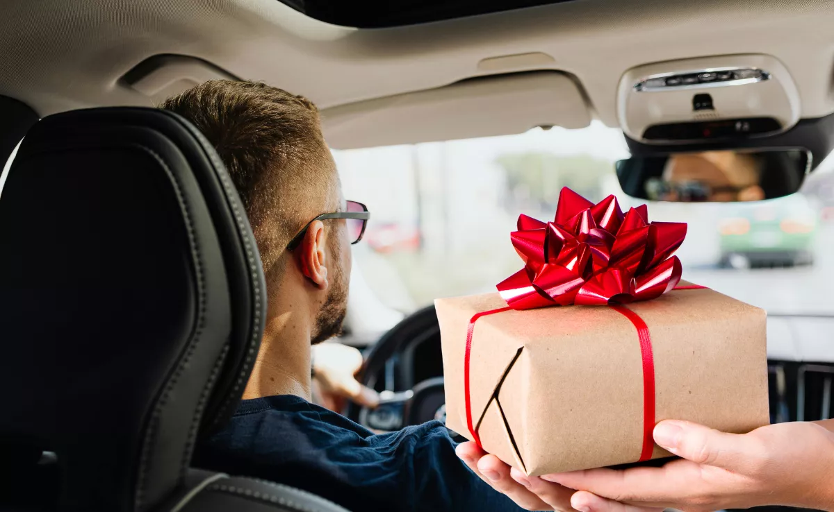 Imagen de una persona conduciendo / AH