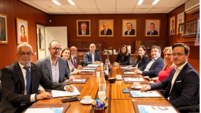 La nueva directiva de Asocelpa, al completo. / AH La nueva directiva de Asocelpa, al completo. / AH