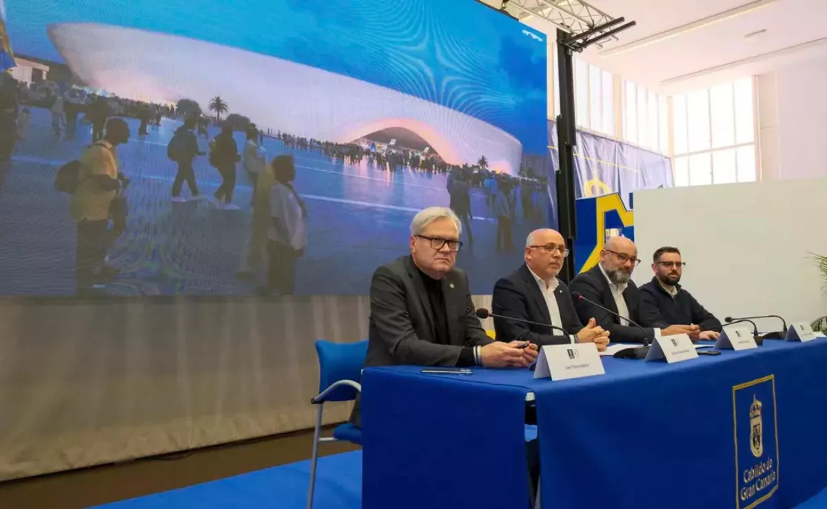 El arquitecto Juan Torres durante la presentación de la reforma del Estadio de Gran Canaria / CABILDO DE GRAN CANARIA