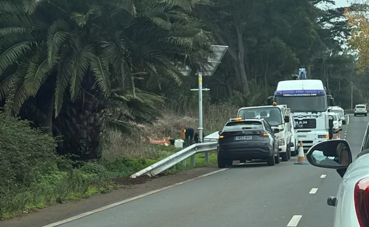 Instalación del nuevo radar en La Esperanza / REDES