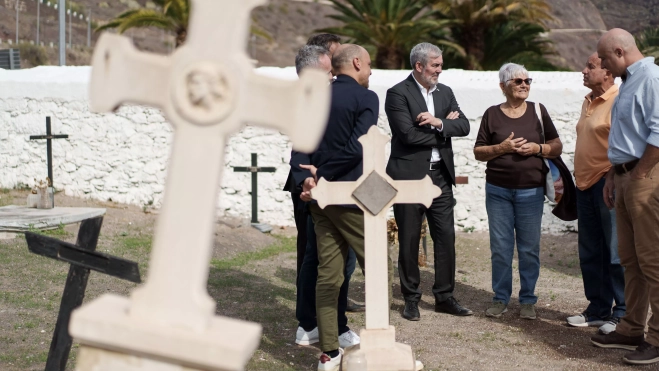 bad4458e138f2cdf9bd18e2d10a6856b98c98c5c bad4458e138f2cdf9bd18e2d10a6856b98c98c5c