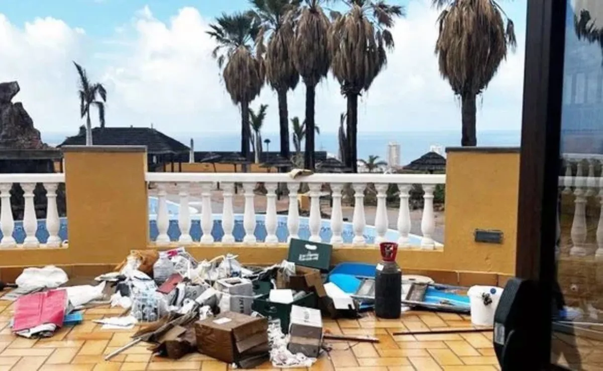 Destrozos en el hotel Callao Sport de Adeje, okupado durante meses por 300 personas./ RRSS