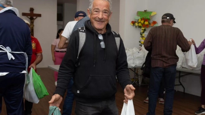 Una de las personas que acude al Comedor Social de San Pedro / CEDIDA Una de las personas que acude al Comedor Social de San Pedro / CEDIDA