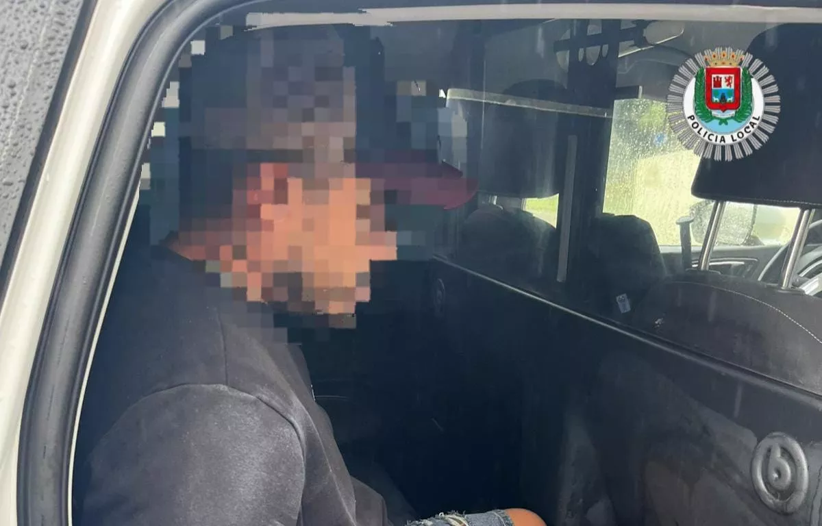 Un detenido y un identificado tras un intento de fuga en el centro comercial La Ballena. POLICIA LPA