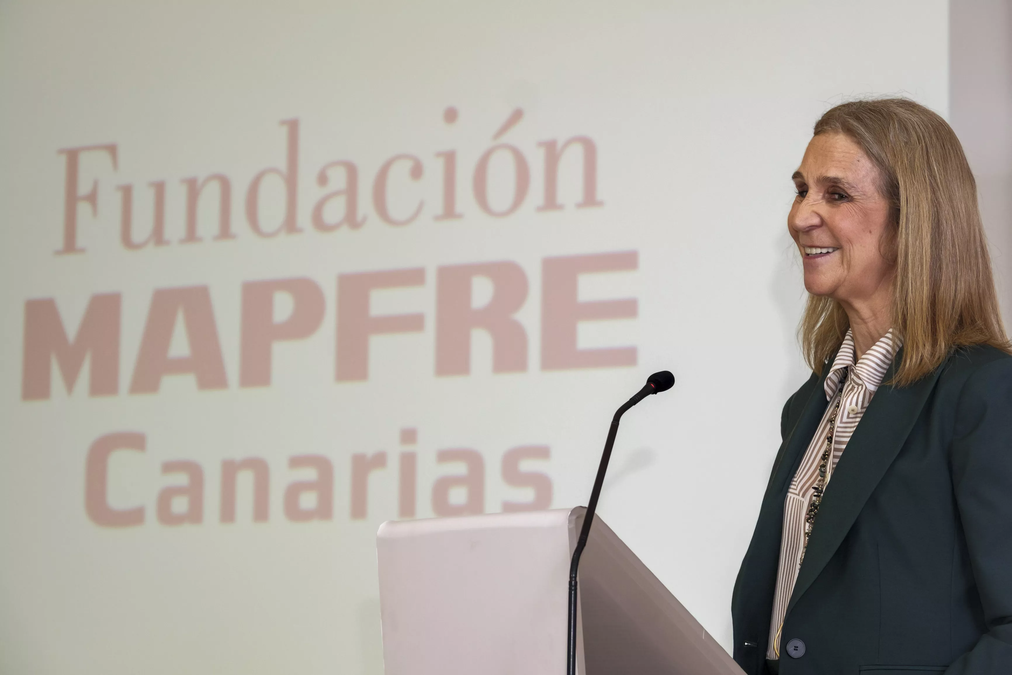 La infanta Elena, directora de Programas Sociales de Fundación Mapfre, en el acto de celebración de los 40 años Fundación Mapfre Canarias. / ÁNGEL G- MEDINA-EFE