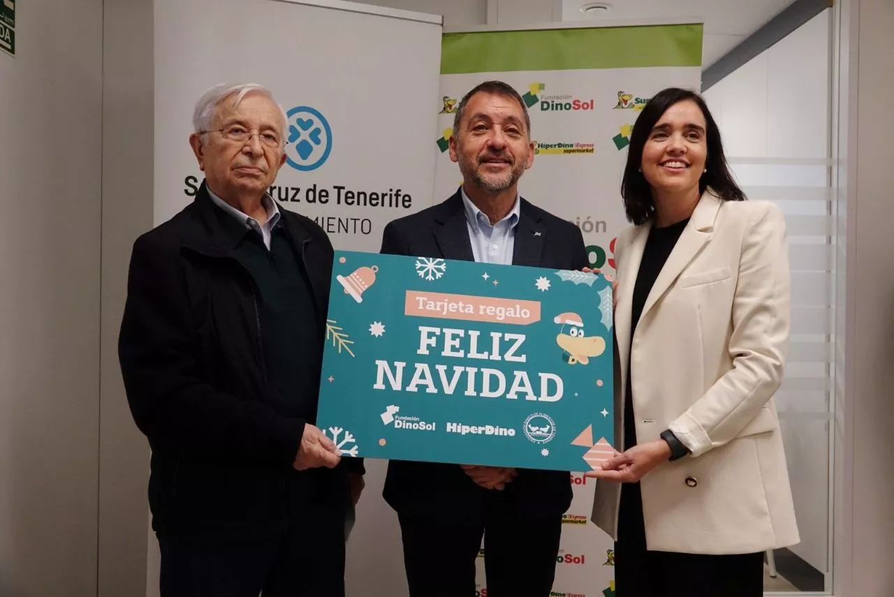 Presentación de la Campaña de Reyes 2025 del Ayuntamiento de Santa Cruz de Tenerife, Hiperdino, la Fundación DinoSol y el Banco de Alimentos. / CEDIDA