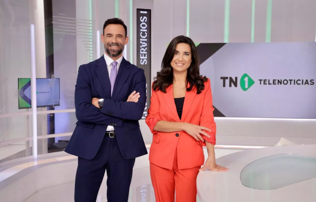 Fernando Timón regresa a Televisión Canaria para presentar el Telenoticias 1 junto a Fátima Plata. RTVC