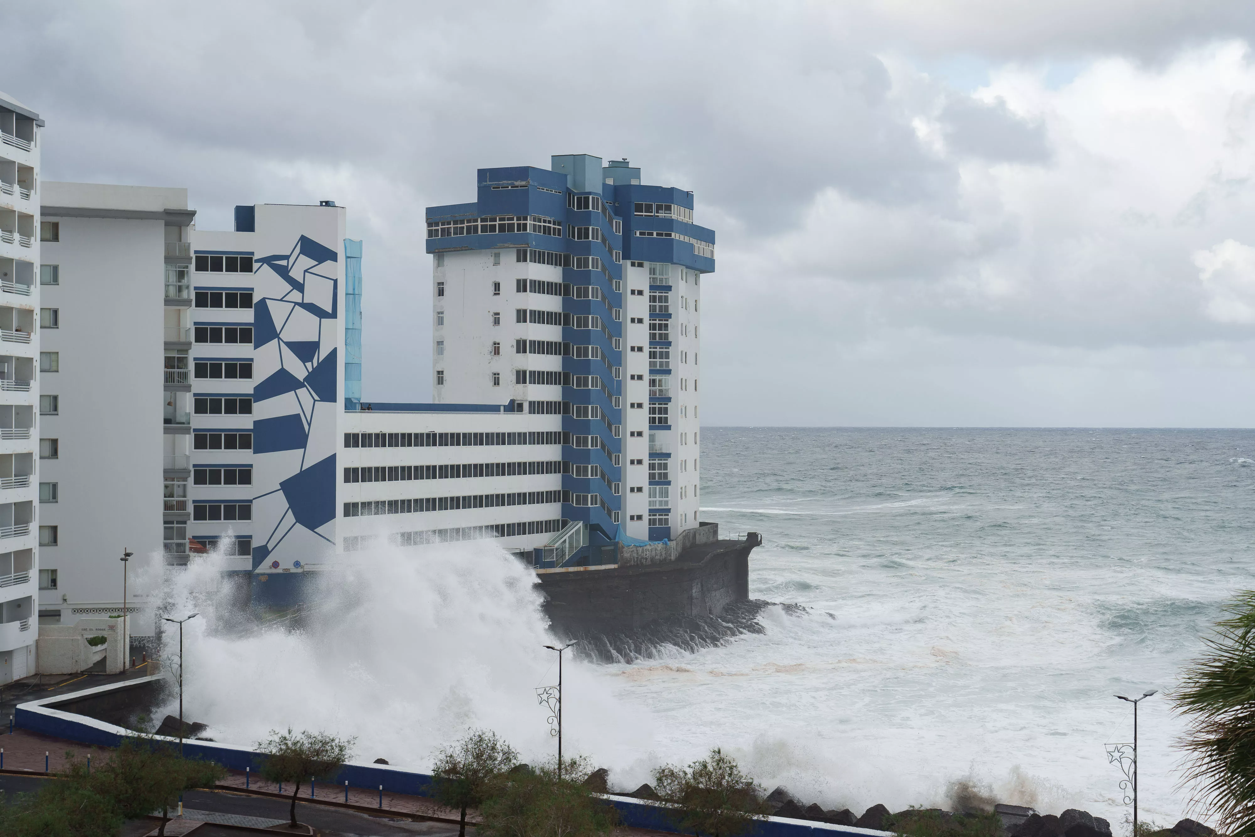  La playa de Mesa del Mar en el municipio tinerfeño de Tacoronte. / RAMÓN DE LA ROCHA-EFE