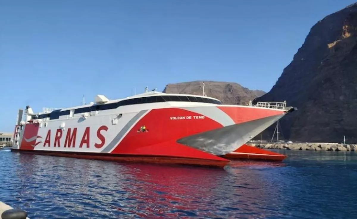 Ferry 'Volcán de Teno', de Armas, que debería llegar a Los Cristianos desde La Gomera. /Redes